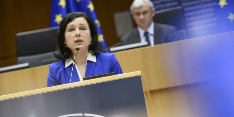 Police de l’État de droit, la Commission européenne rend les copies