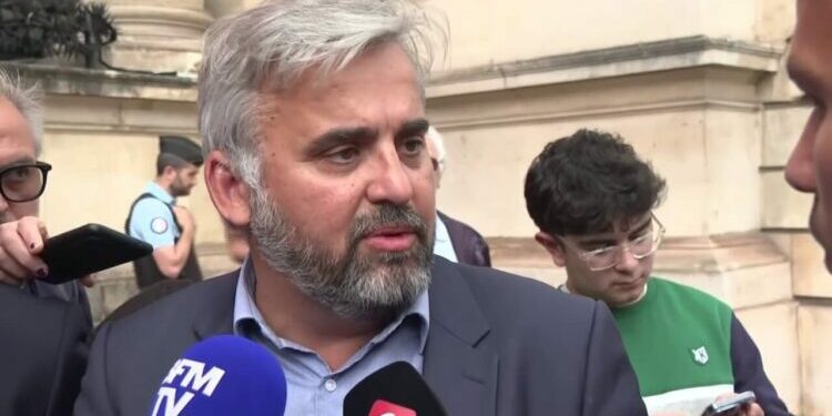 "Pourquoi ne pas faire un grand groupe Nouveau Front populaire, tous ensemble"