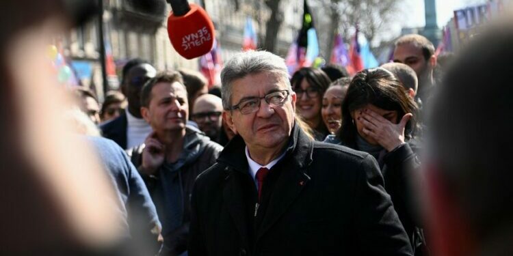 Premier ministre : une majorité de Français ne veulent pas du Nouveau Front Populaire à Matignon selon un sondage