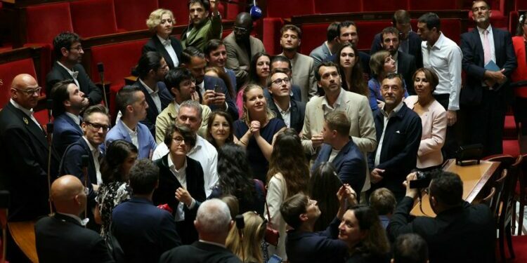 REPLAY. Législatives 2024 : le Nouveau front populaire appelle Emmanuel Macron à se tourner "immédiatement" vers lui pour "former un gouvernement"