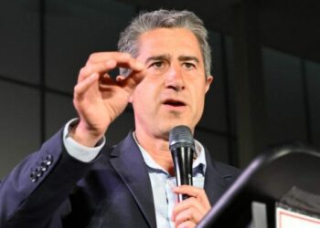 Ruffin se lamente de la difficulté du NFP à trouver un nom pour Matignon