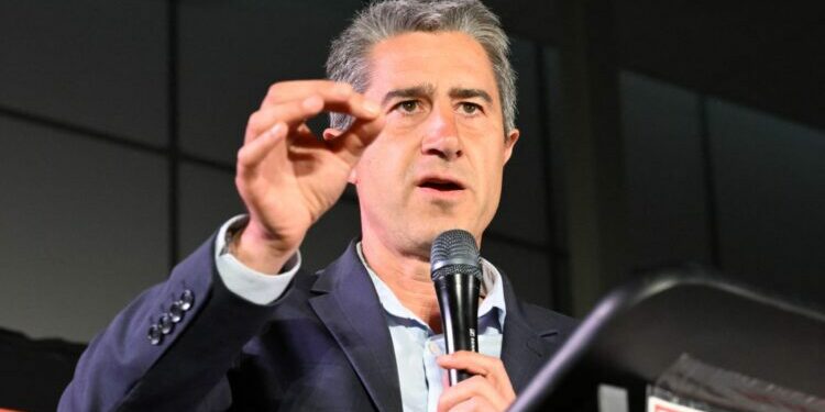 Ruffin se lamente de la difficulté du NFP à trouver un nom pour Matignon