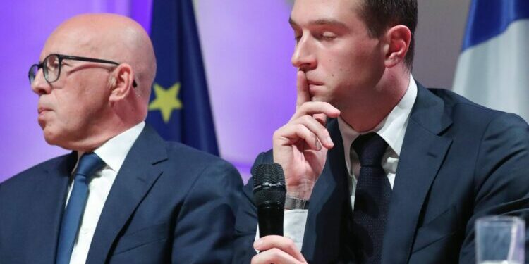 Après les désistements, notre sondage donne 220 sièges en estimation haute pour le Rassemblement national et ses alliés.
