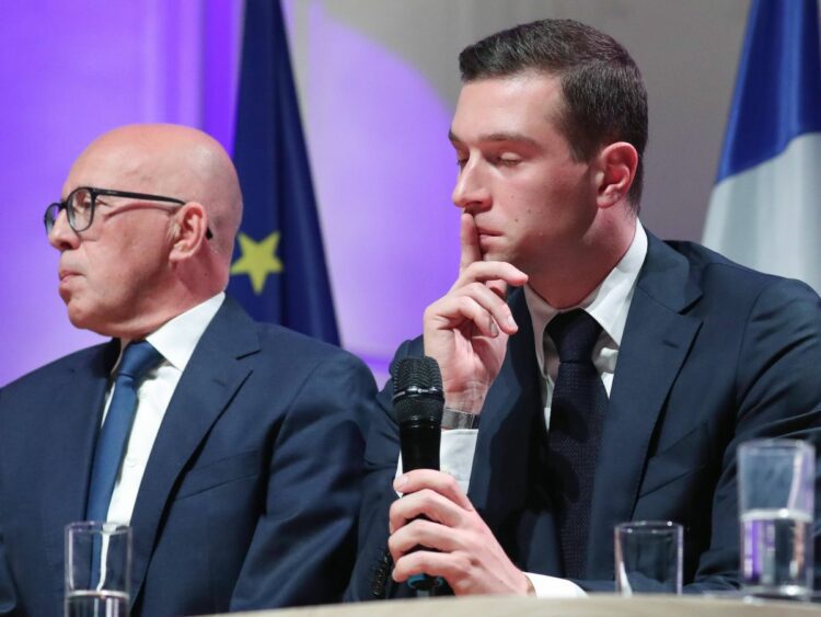 Après les désistements, notre sondage donne 220 sièges en estimation haute pour le Rassemblement national et ses alliés.