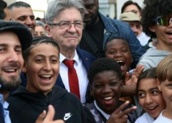 Val-de-Marne: Jean-Luc Mélenchon finit la campagne dans des quartiers populaires : Actualités