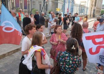 ils manifestent pour un gouvernement Nouveau Front populaire