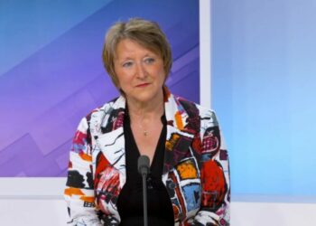 la candidate Nouveau Front populaire, arrivée troisième, se désiste