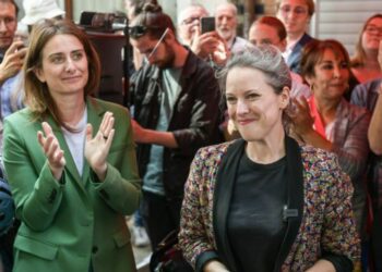 la gauche accuse Macron de "sabotage" et accentue la pression