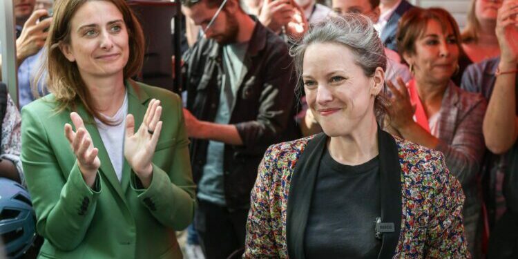la gauche accuse Macron de "sabotage" et accentue la pression