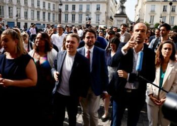le Nouveau Front populaire continue de négocier pour proposer un premier ministre de gauche, le PCF suggère un nom