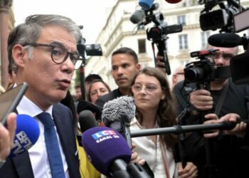 le PS répète chercher des "personnalités issues de la société civile" pour Matignon et disposer de "plusieurs pistes très sérieuses"