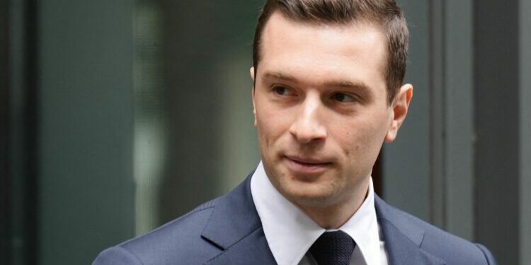 le RN en tête avec une majorité relative, loin devant le NFP et le camp Macron… Découvrez la projection en sièges du JDD