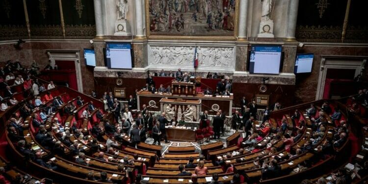 le camp présidentiel obtient six des huit présidences de commission, le RN n'en obtient aucune