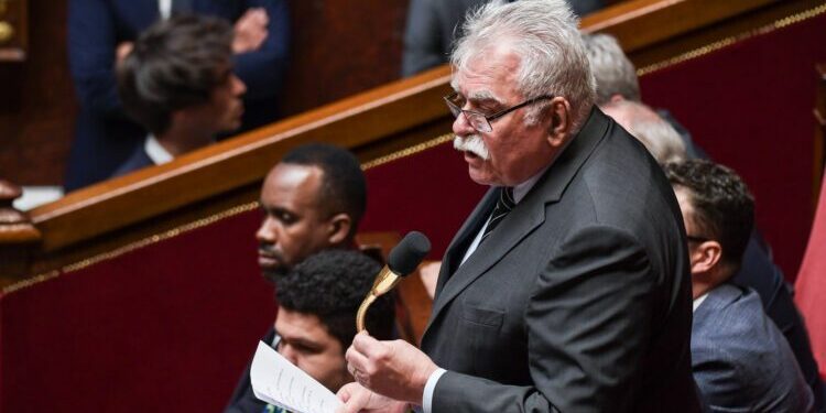 le communiste André Chassaigne en tête du premier tour