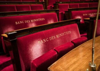 le récit des tractations au sein du Nouveau Front populaire