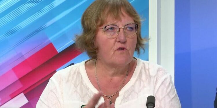 "pas une voix aux racistes", trois candidats du Nouveau Front populaire se désistent au second tour