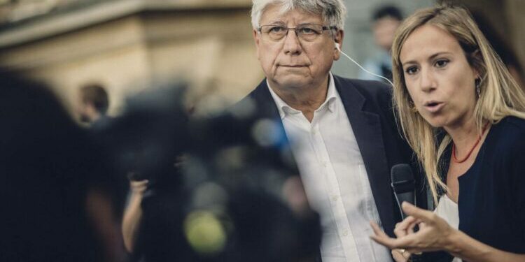 pour trouver un Premier ministre, la gauche tient le cap des tractations – Libération
