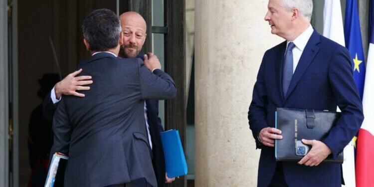 un gouvernement démissionnaire et une gauche toujours fracturée